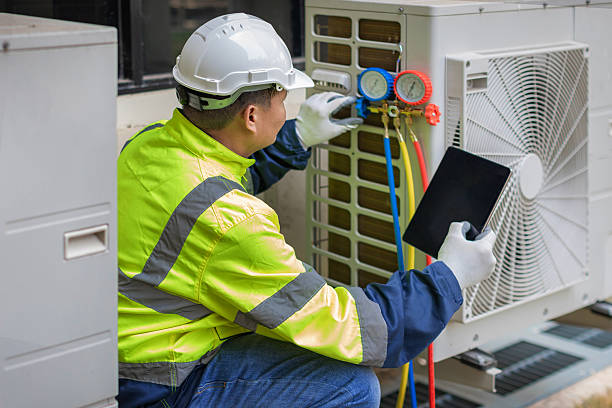 Professional Hvac technician working in Laurel Hill, FL